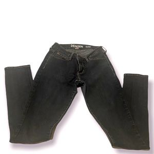 Levi’s dark wash jeans